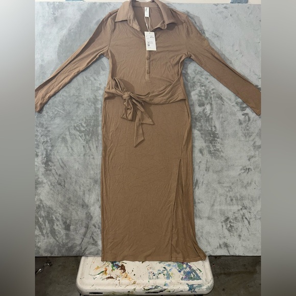 Halara ribbed knit collared button down tie back dress - Picture 4 of 14